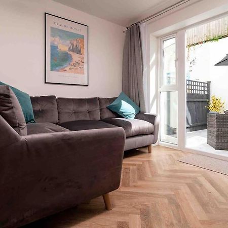 Lovely 4 Bed House Central Борнмът Екстериор снимка