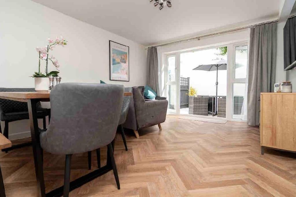 Lovely 4 Bed House Central Борнмът Екстериор снимка